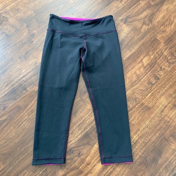 lululemon athletica Pants - Lululemon Wunder Under Crop Reversible
Black Pink